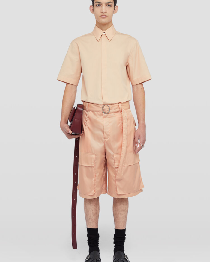 Short-sleeved cotton and polyester shirt with back vertical pleats