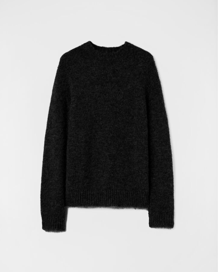 Long-sleeved medium-weight alpaca and virgin wool sweater