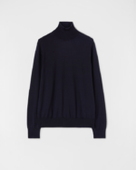 Lightweight long-sleeved merino wool sweater