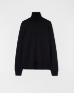 Lightweight long-sleeved merino wool sweater