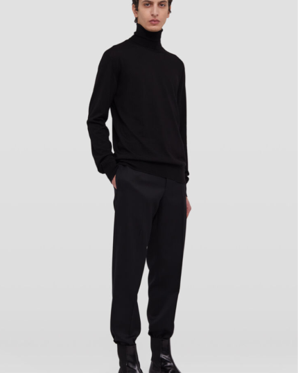 Lightweight long-sleeved merino wool sweater