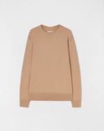 Midweight long-sleeved merino wool sweater