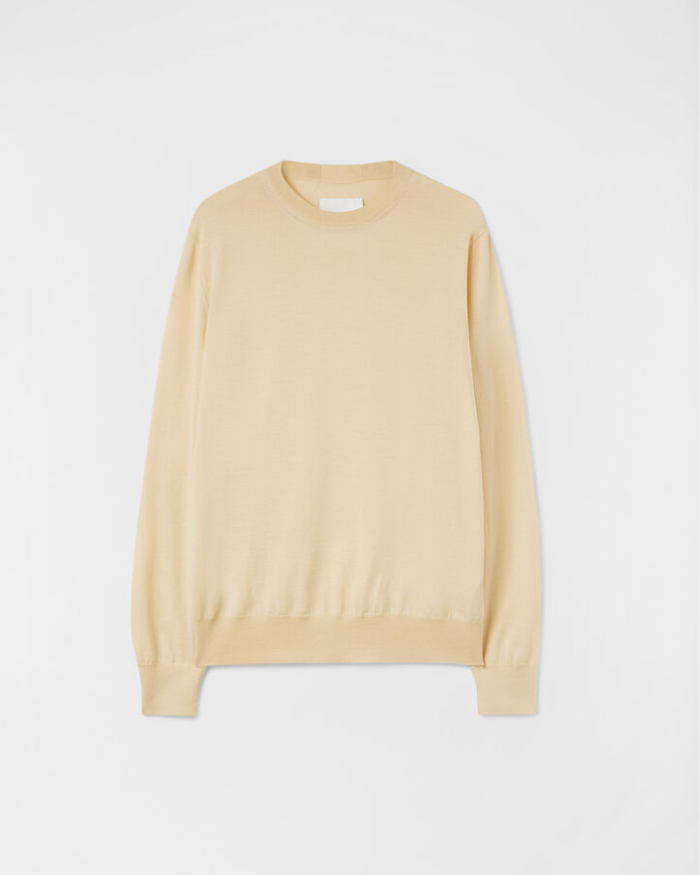 Lightweight long-sleeved merino wool sweater