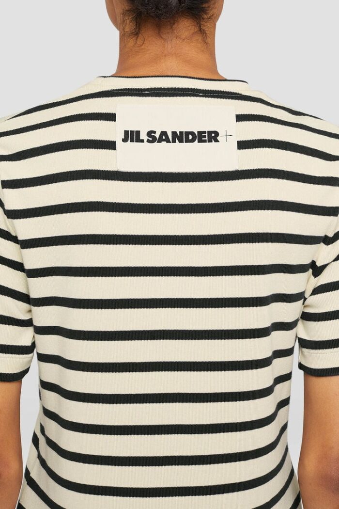 Classic Cotton Crew-Neck T-Shirt in white for men and women, perfect for casual and smart-casual outfits
